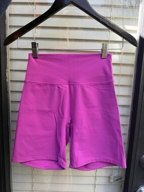High-Waist No Front Seam Bike Shorts in Bright Fuchsia
